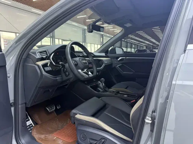 Audi Q3 — Фото автомобиля 10