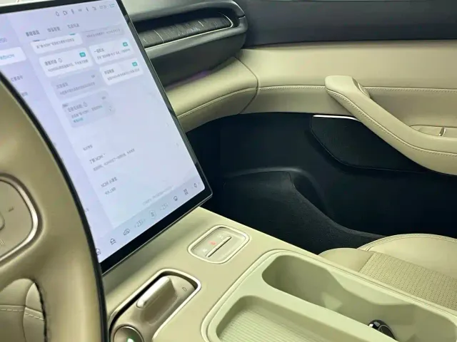 Nio ES6 — Фото автомобиля 14