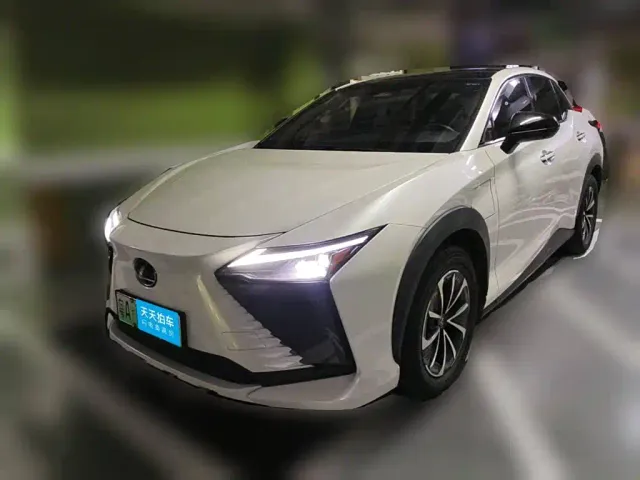 Фотография автомобиля — Lexus RZ