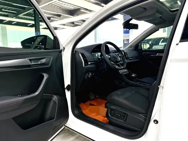 Skoda Karoq — Фото автомобиля 4