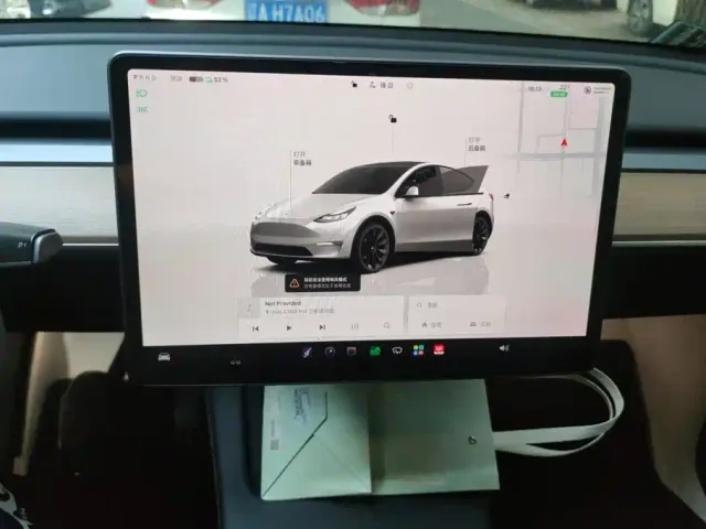 Tesla Model Y — Фото автомобиля 14