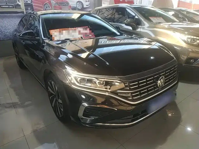Volkswagen Passat — Фото автомобиля 3