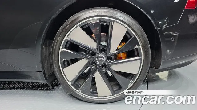 Audi e-tron GT — Фото автомобиля 6