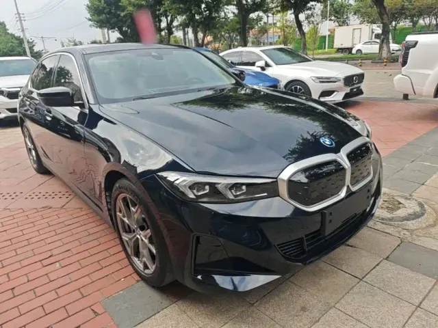 BMW i3 — Фото автомобиля 3