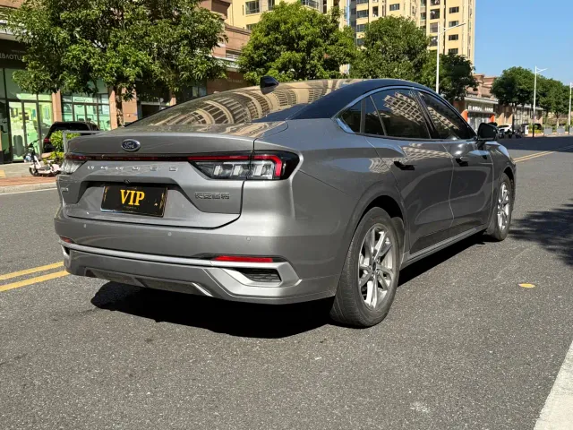 Ford Mondeo — Фото автомобиля 4