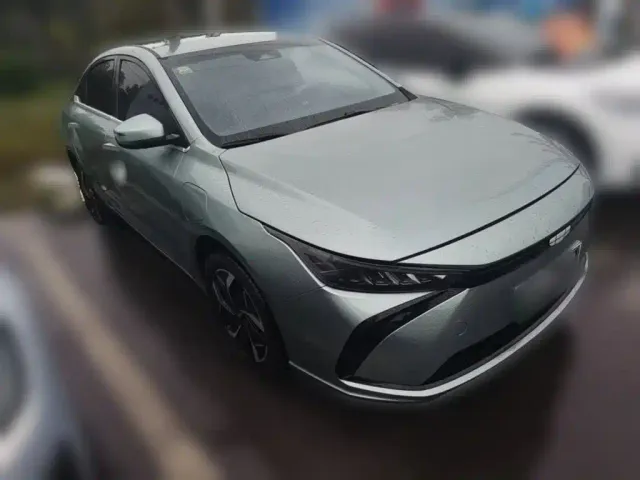 Geely Geometry G6 — Фото автомобиля 5