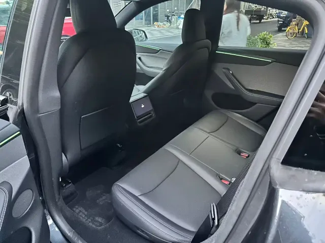 Tesla Model Y — Фото автомобиля 5