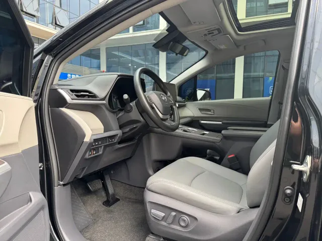 Toyota Granvia — Фото автомобиля 8
