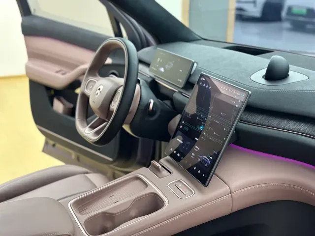 Nio EC6 — Фото автомобиля 12