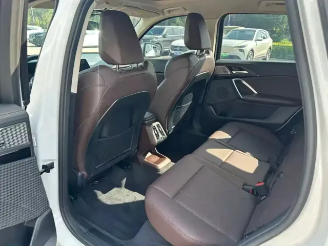 BMW X1 — Фото автомобиля 11