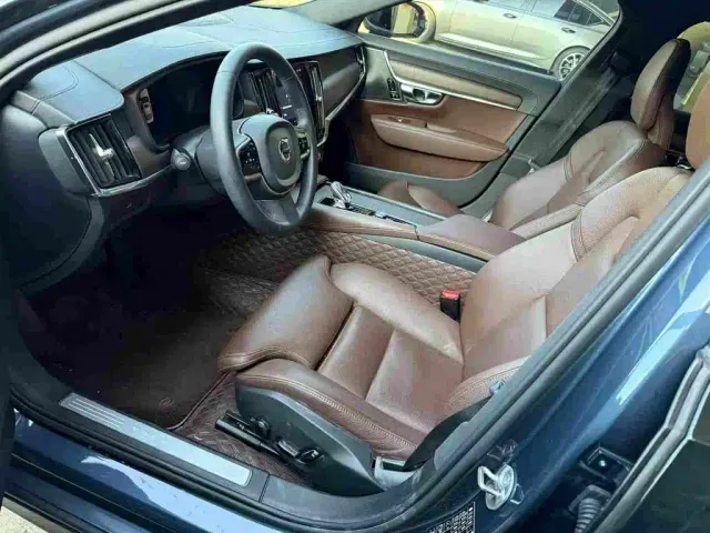 Volvo S90 — Фото автомобиля 3