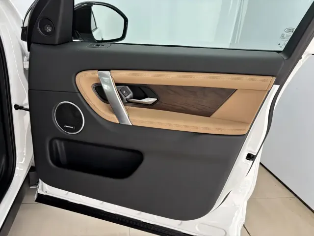 Land Rover Discovery Sport — Фото автомобиля 25