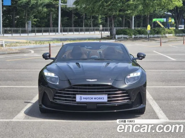 Astonmartin DB12 — Фото автомобиля 3