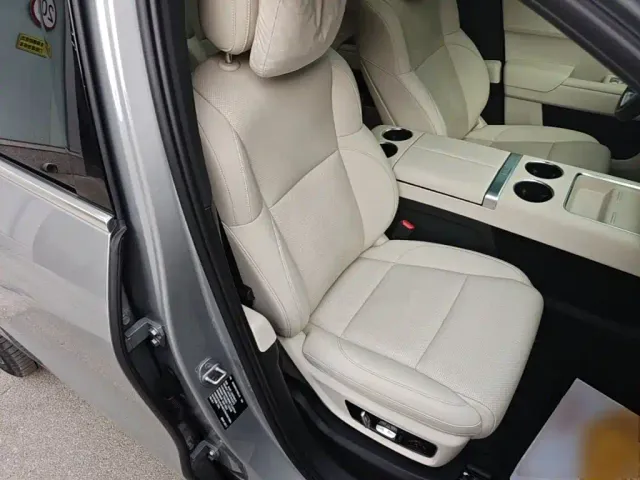 Li Auto L9 — Фото автомобиля 24