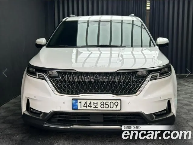 Фотография автомобиля — Kia Carnival Generation 4