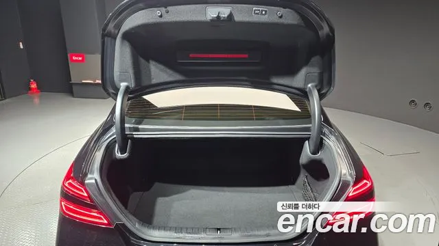 Genesis G70 — Фото автомобиля 20