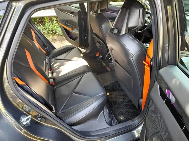 Changan Changan UNI-V 2022 1.5T Sport Edition — Фото автомобиля 7