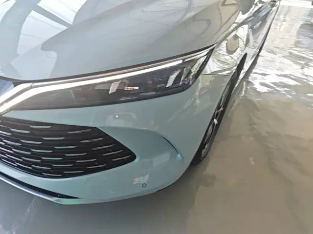 BYD Qin L — Фото автомобиля 23