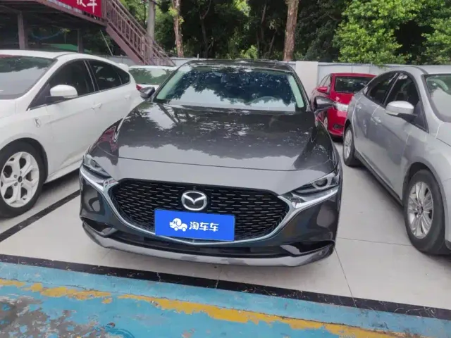 Mazda Axela — Фото автомобиля 2