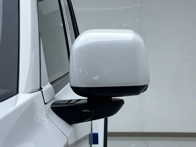 iCAR V27 — Фото автомобиля 14