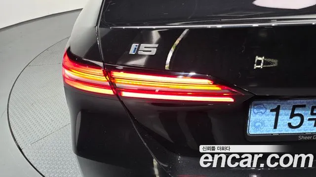 BMW i5 — Фото автомобиля 18