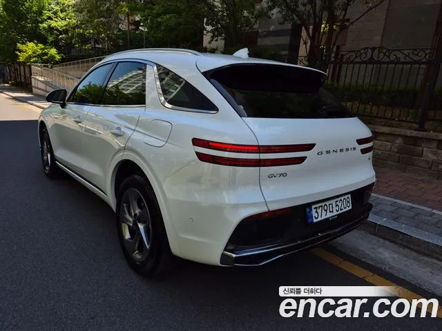 Genesis GV70 2.5T Бензин AWD — Фото автомобиля 5