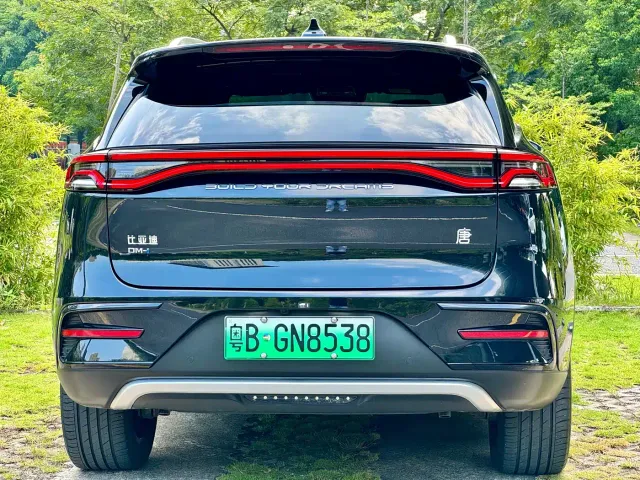 BYD Tang — Фото автомобиля 11