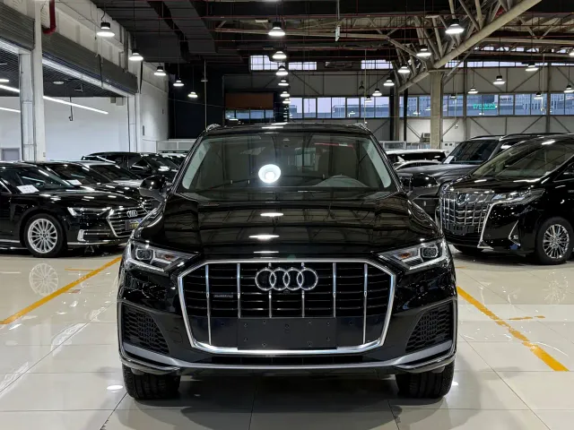 Audi Q7 — Фото автомобиля 2
