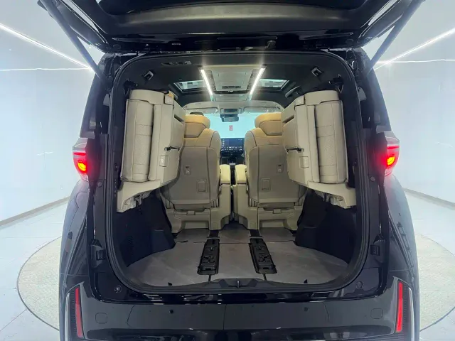 Toyota Vellfire — Фото автомобиля 25