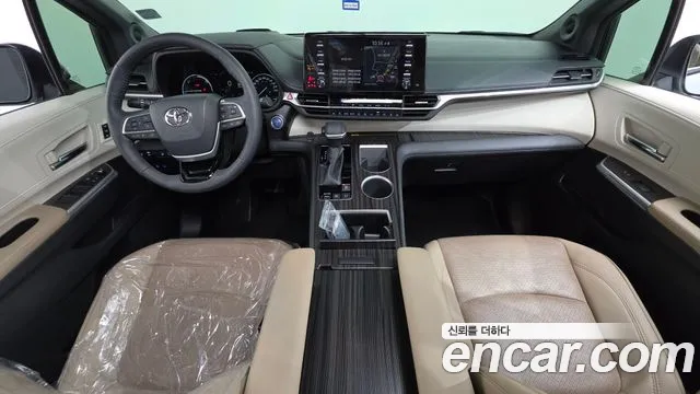 Toyota Sienna — Фото автомобиля 7