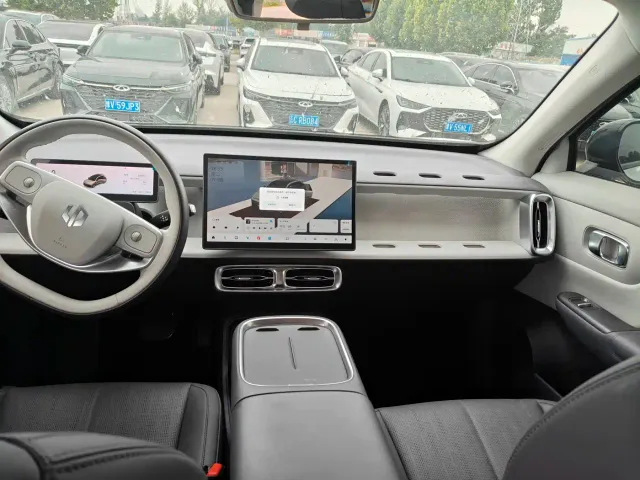 Leapmotor B10 — Фото автомобиля 6
