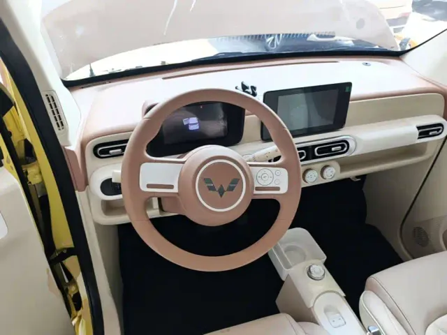 Wuling Hongguang Mini EV — Фото автомобиля 10