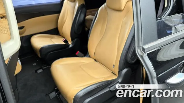 Kia Canival Carnival 4 поколение Бензин 9 мест Prestige — Фото автомобиля 25