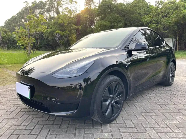 Фотография автомобиля — Tesla Model Y