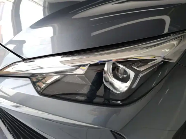 Roewe i5 — Фото автомобиля 5