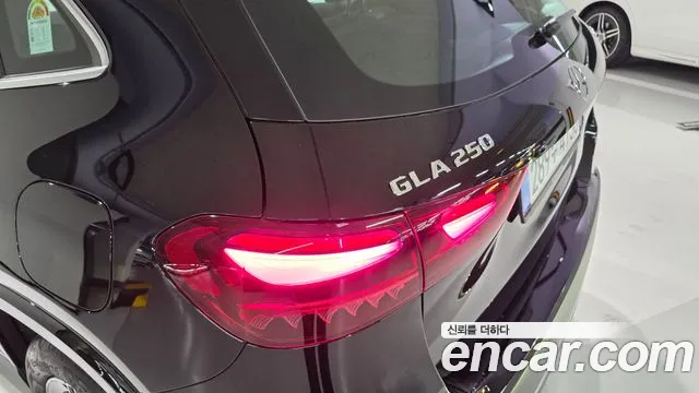 Mercedes-Benz GLA-Class H247 — Фото автомобиля 12