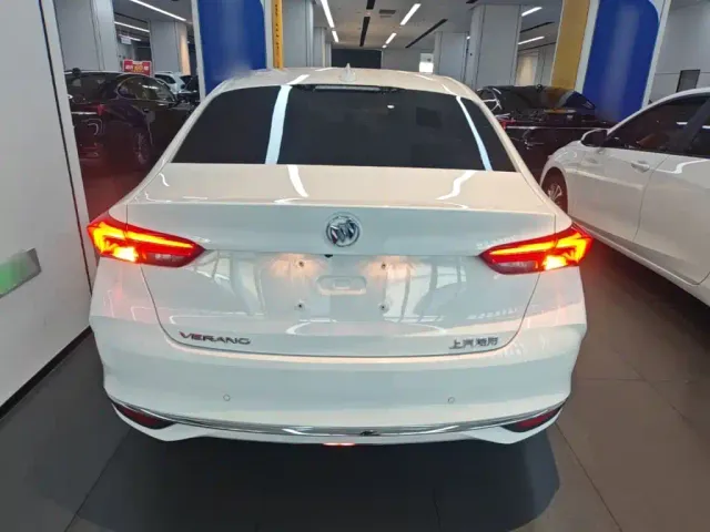 Buick Verano — Фото автомобиля 5