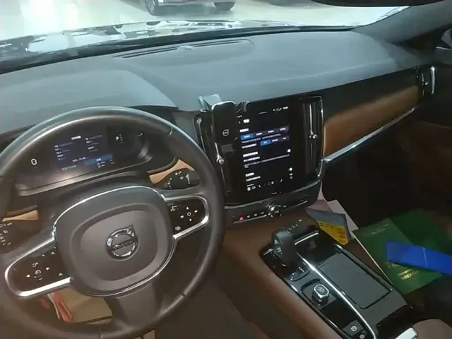 Volvo S90 — Фото автомобиля 9