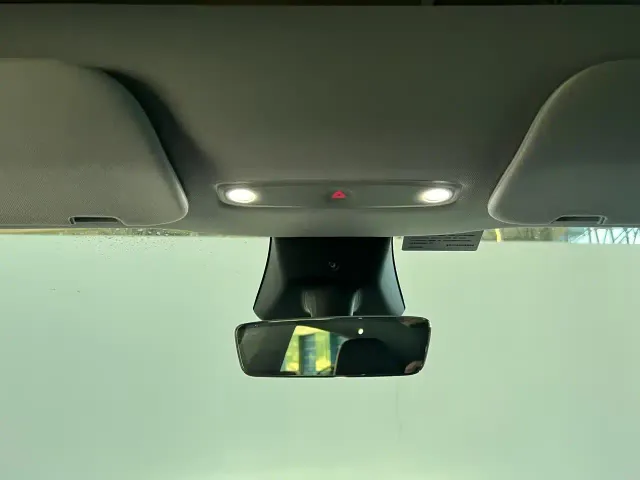 Tesla Model Y — Фото автомобиля 5