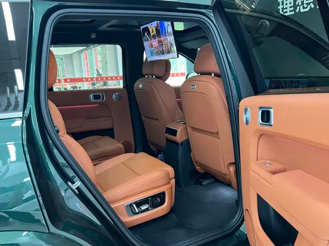 Li Auto L9 — Фото автомобиля 12