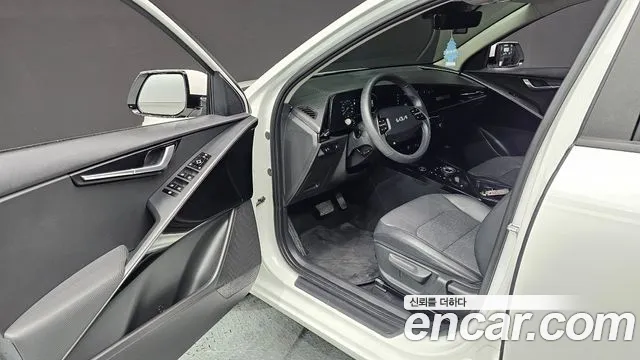 Kia Niro Niro (New) — Фото автомобиля 15