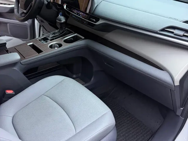 Toyota Granvia — Фото автомобиля 8