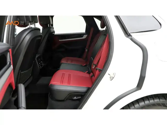 Porsche Cayenne New Energy 2024 Cayenne E-Hybrid 2.0T — Фото автомобиля 7