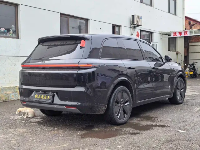 Li Auto L8 — Фото автомобиля 3