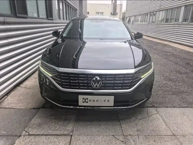 Volkswagen Passat — Фото автомобиля 2