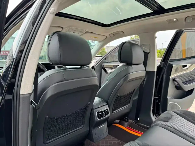 Hongqi HS5 — Фото автомобиля 15