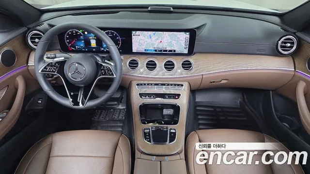 Mercedes-Benz E-Class — Фото автомобиля 6