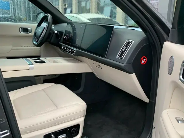 Li Auto L9 — Фото автомобиля 11
