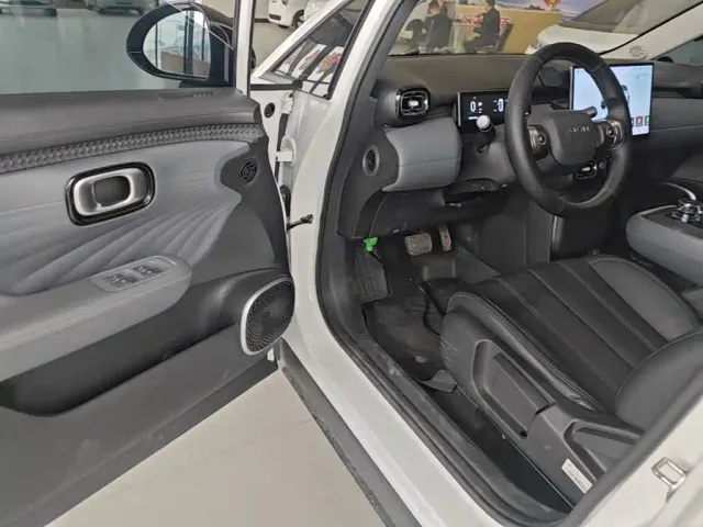 GAC Aion UT — Фото автомобиля 15
