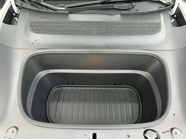 Tesla Model Y — Фото автомобиля 7